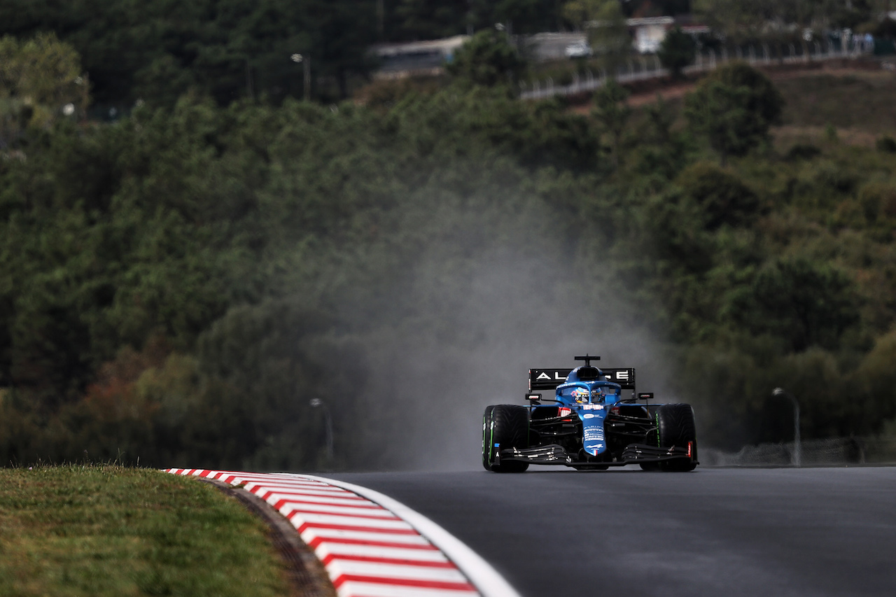 GP TURCHIA, Fernando Alonso (ESP) Alpine F1 Team A521.
09.10.2021. Formula 1 World Championship, Rd 16, Turkish Grand Prix, Istanbul, Turkey, Qualifiche Day.
- www.xpbimages.com, EMail: requests@xpbimages.com © Copyright: Moy / XPB Images