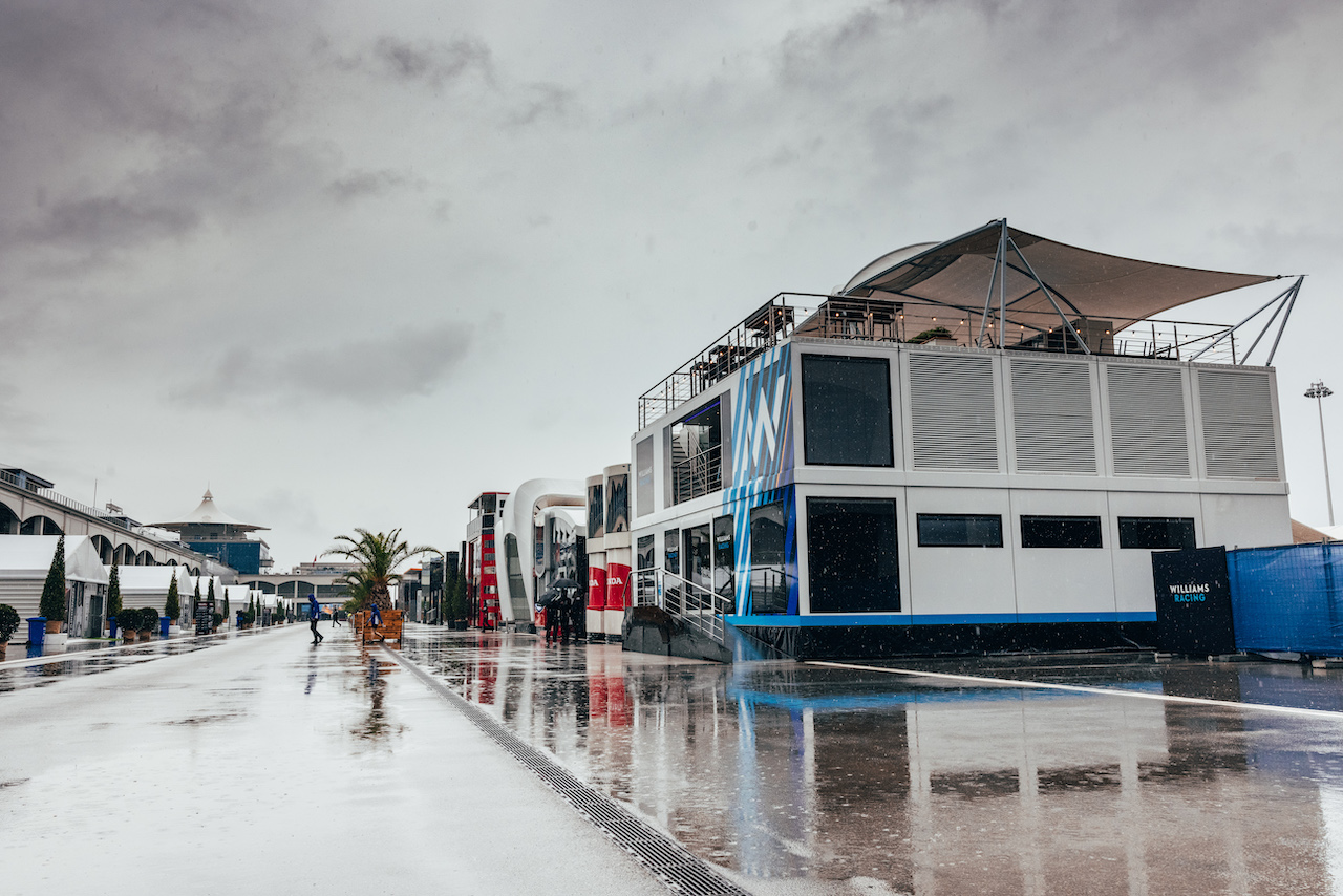 GP TURCHIA, Williams Racing motorhome in the paddock.
09.10.2021. Formula 1 World Championship, Rd 16, Turkish Grand Prix, Istanbul, Turkey, Qualifiche Day.
- www.xpbimages.com, EMail: requests@xpbimages.com © Copyright: Bearne / XPB Images