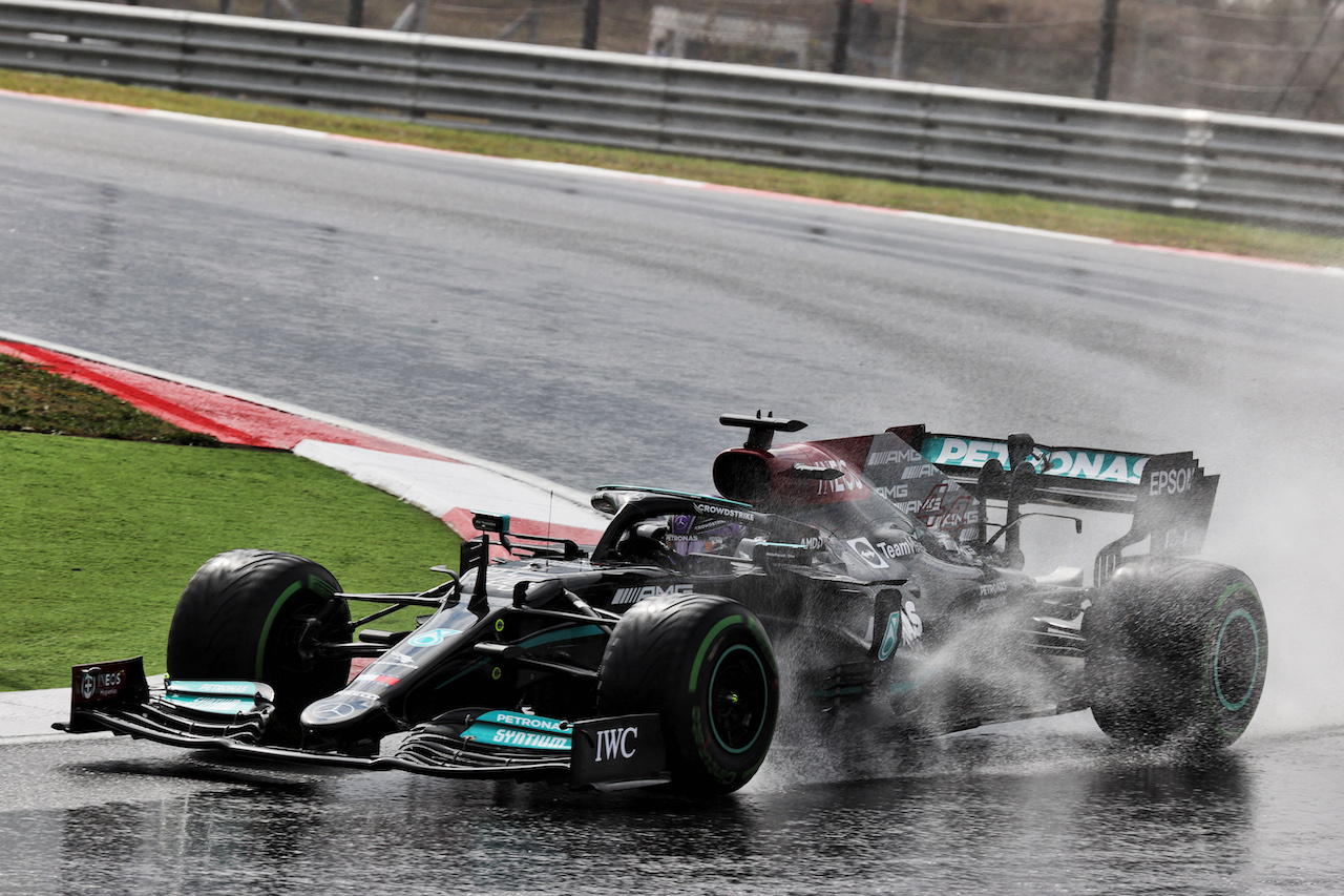 GP TURCHIA, Lewis Hamilton (GBR) Mercedes AMG F1 W12.
09.10.2021. Formula 1 World Championship, Rd 16, Turkish Grand Prix, Istanbul, Turkey, Qualifiche Day.
- www.xpbimages.com, EMail: requests@xpbimages.com © Copyright: Batchelor / XPB Images