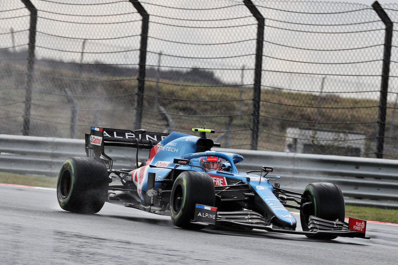 GP TURCHIA, Esteban Ocon (FRA) Alpine F1 Team A521.
09.10.2021. Formula 1 World Championship, Rd 16, Turkish Grand Prix, Istanbul, Turkey, Qualifiche Day.
- www.xpbimages.com, EMail: requests@xpbimages.com © Copyright: Batchelor / XPB Images