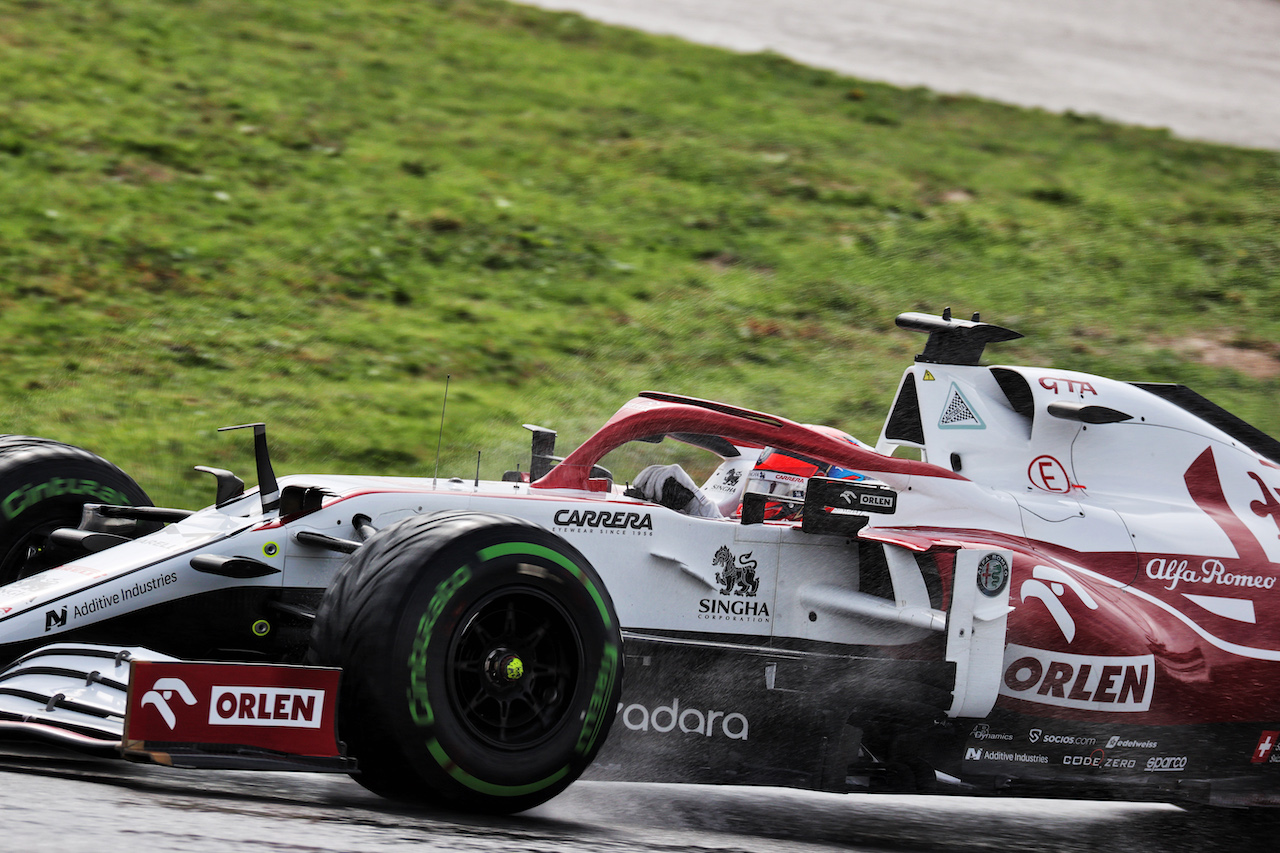 GP TURCHIA, Nikita Mazepin (RUS) Haas F1 Team VF-21.
09.10.2021. Formula 1 World Championship, Rd 16, Turkish Grand Prix, Istanbul, Turkey, Qualifiche Day.
- www.xpbimages.com, EMail: requests@xpbimages.com © Copyright: Batchelor / XPB Images