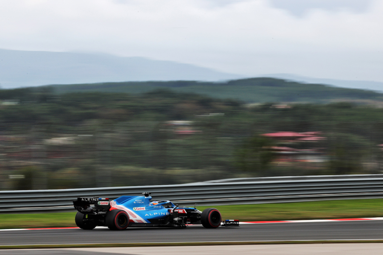 GP TURCHIA, Fernando Alonso (ESP) Alpine F1 Team A521.
09.10.2021. Formula 1 World Championship, Rd 16, Turkish Grand Prix, Istanbul, Turkey, Qualifiche Day.
- www.xpbimages.com, EMail: requests@xpbimages.com © Copyright: Moy / XPB Images