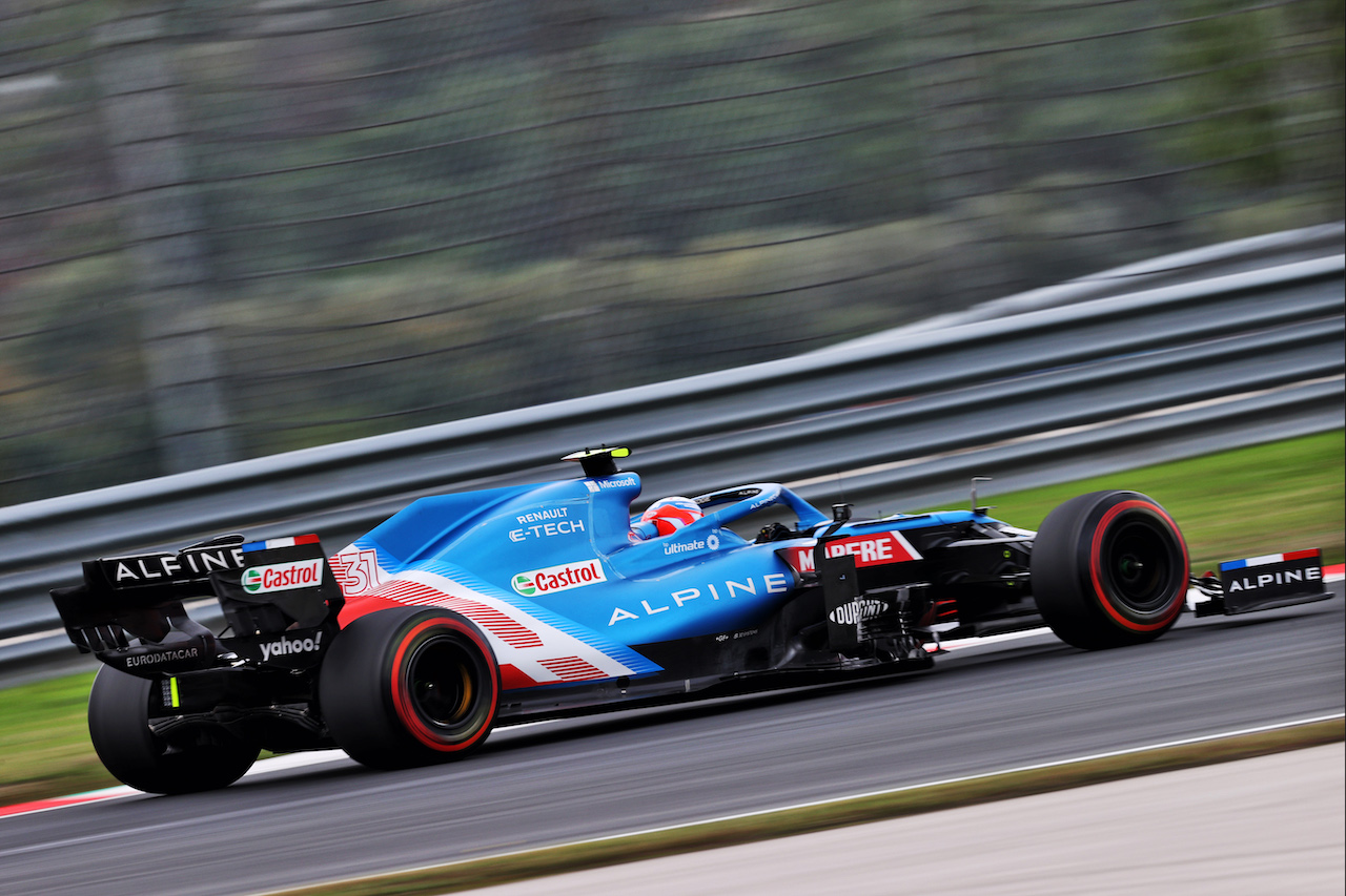 GP TURCHIA, Esteban Ocon (FRA) Alpine F1 Team A521.
09.10.2021. Formula 1 World Championship, Rd 16, Turkish Grand Prix, Istanbul, Turkey, Qualifiche Day.
- www.xpbimages.com, EMail: requests@xpbimages.com © Copyright: Moy / XPB Images