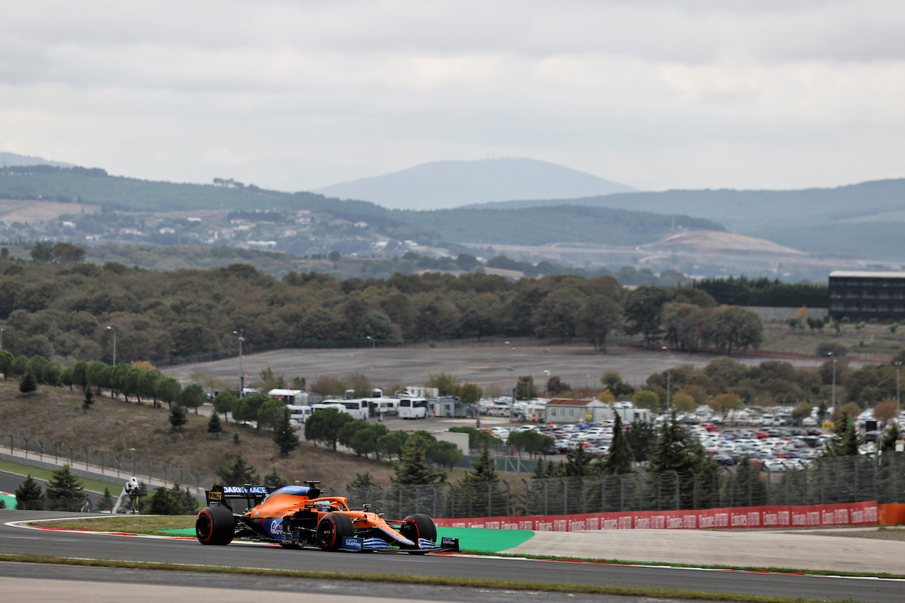 GP TURCHIA, Daniel Ricciardo (AUS) McLaren MCL35M.
09.10.2021. Formula 1 World Championship, Rd 16, Turkish Grand Prix, Istanbul, Turkey, Qualifiche Day.
- www.xpbimages.com, EMail: requests@xpbimages.com © Copyright: Moy / XPB Images
