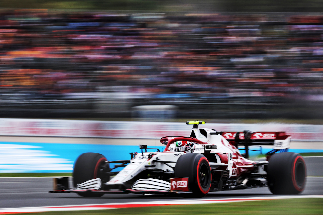 GP TURCHIA, Antonio Giovinazzi (ITA) Alfa Romeo Racing C41.
09.10.2021. Formula 1 World Championship, Rd 16, Turkish Grand Prix, Istanbul, Turkey, Qualifiche Day.
- www.xpbimages.com, EMail: requests@xpbimages.com © Copyright: Batchelor / XPB Images