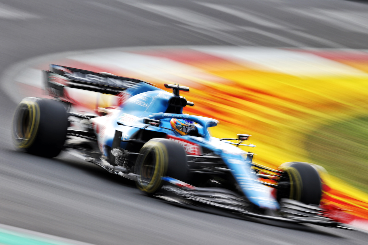 GP TURCHIA, Fernando Alonso (ESP) Alpine F1 Team A521.
09.10.2021. Formula 1 World Championship, Rd 16, Turkish Grand Prix, Istanbul, Turkey, Qualifiche Day.
- www.xpbimages.com, EMail: requests@xpbimages.com © Copyright: Moy / XPB Images