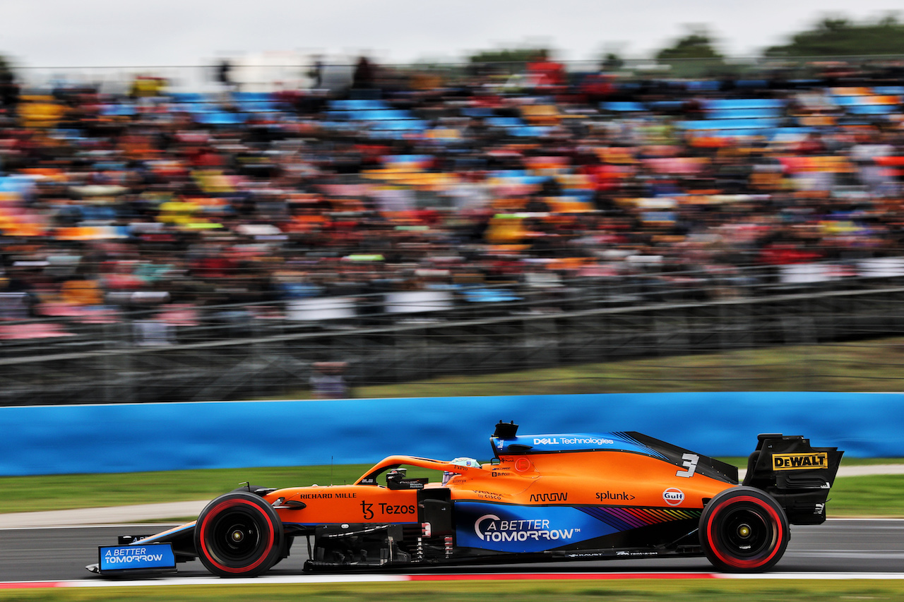 GP TURCHIA, Daniel Ricciardo (AUS) McLaren MCL35M.
09.10.2021. Formula 1 World Championship, Rd 16, Turkish Grand Prix, Istanbul, Turkey, Qualifiche Day.
- www.xpbimages.com, EMail: requests@xpbimages.com © Copyright: Batchelor / XPB Images