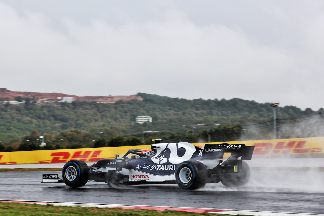 GP TURCHIA, Pierre Gasly (FRA) AlphaTauri AT02.
09.10.2021. Formula 1 World Championship, Rd 16, Turkish Grand Prix, Istanbul, Turkey, Qualifiche Day.
- www.xpbimages.com, EMail: requests@xpbimages.com © Copyright: Batchelor / XPB Images