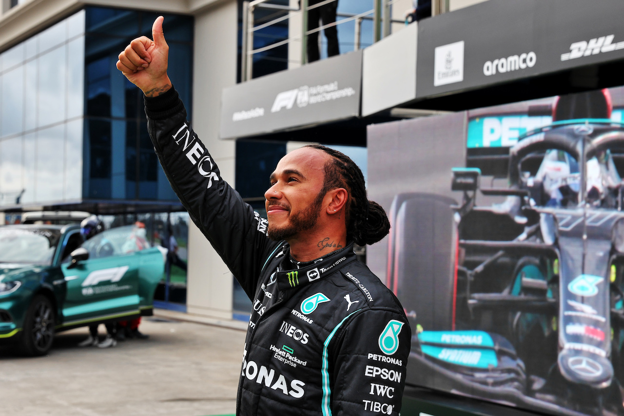 GP TURCHIA, Fastest in qualifying Lewis Hamilton (GBR) Mercedes AMG F1 in parc ferme.
09.10.2021. Formula 1 World Championship, Rd 16, Turkish Grand Prix, Istanbul, Turkey, Qualifiche Day.
- www.xpbimages.com, EMail: requests@xpbimages.com © Copyright: Batchelor / XPB Images