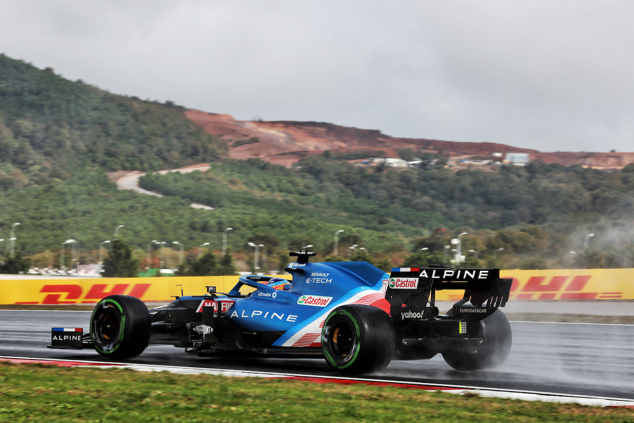 GP TURCHIA, Fernando Alonso (ESP) Alpine F1 Team A521.
09.10.2021. Formula 1 World Championship, Rd 16, Turkish Grand Prix, Istanbul, Turkey, Qualifiche Day.
- www.xpbimages.com, EMail: requests@xpbimages.com © Copyright: Batchelor / XPB Images