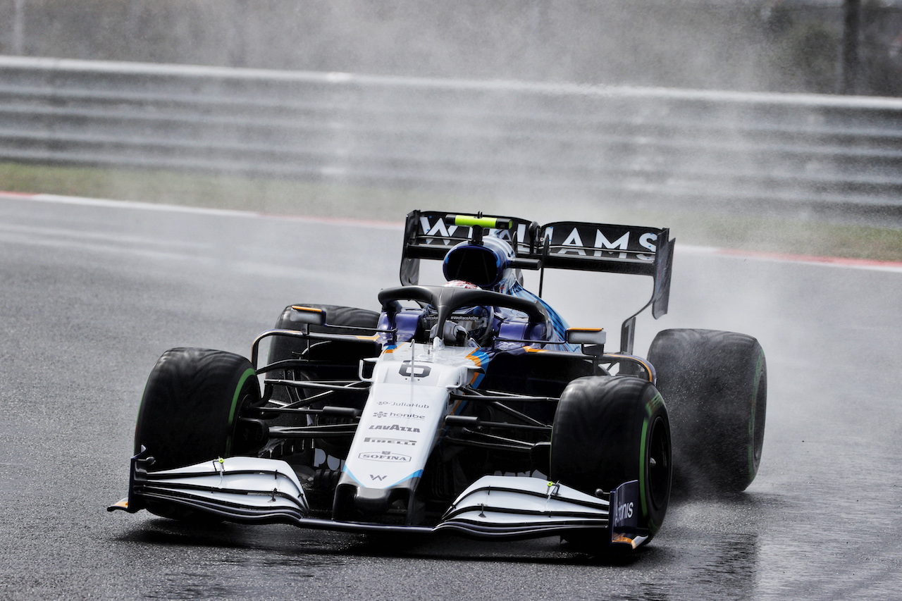 GP TURCHIA, Nicholas Latifi (CDN) Williams Racing FW43B.
09.10.2021. Formula 1 World Championship, Rd 16, Turkish Grand Prix, Istanbul, Turkey, Qualifiche Day.
- www.xpbimages.com, EMail: requests@xpbimages.com © Copyright: Batchelor / XPB Images