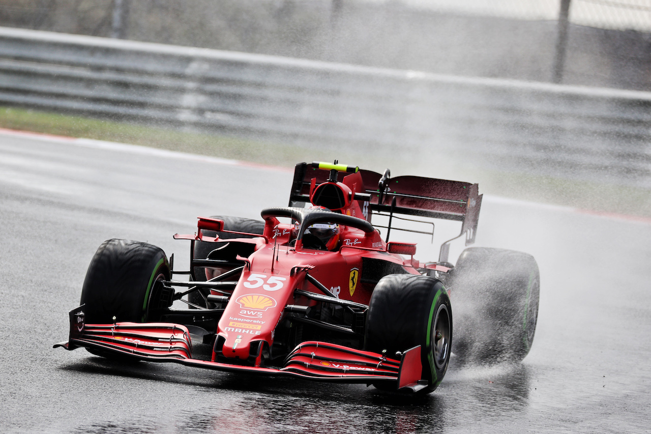GP TURCHIA, Carlos Sainz Jr (ESP) Ferrari SF-21.
09.10.2021. Formula 1 World Championship, Rd 16, Turkish Grand Prix, Istanbul, Turkey, Qualifiche Day.
- www.xpbimages.com, EMail: requests@xpbimages.com © Copyright: Batchelor / XPB Images