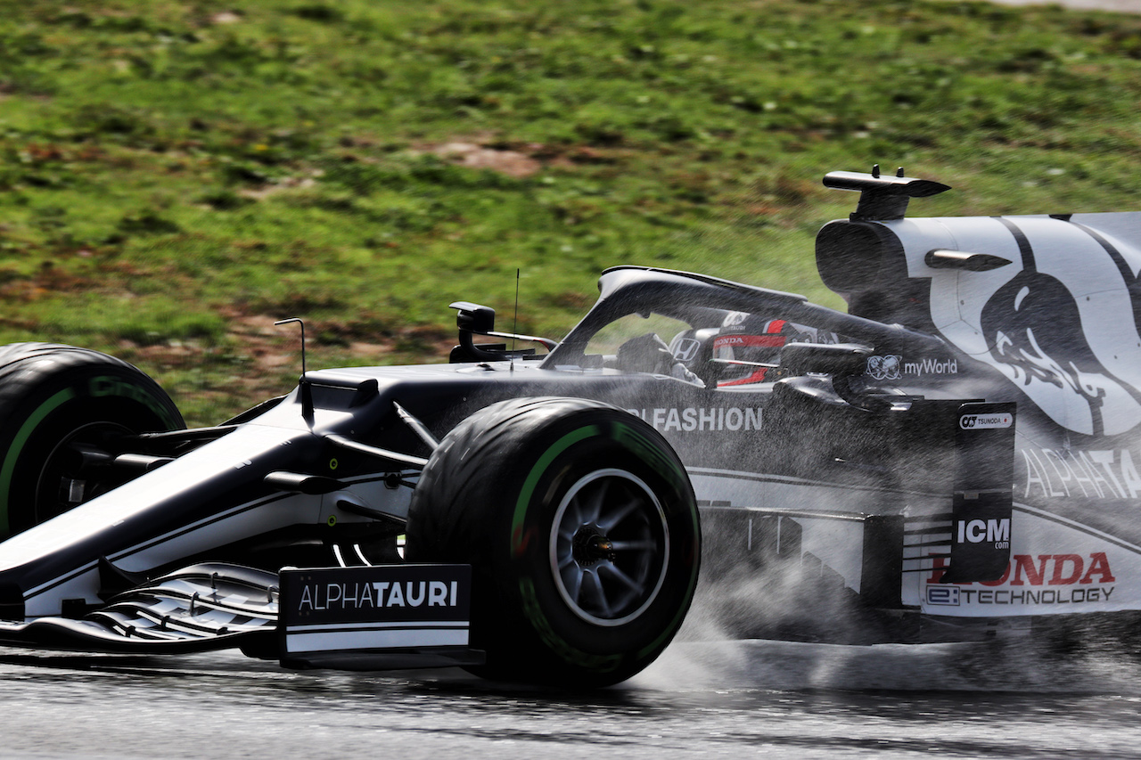 GP TURCHIA, Yuki Tsunoda (JPN) AlphaTauri AT02.
09.10.2021. Formula 1 World Championship, Rd 16, Turkish Grand Prix, Istanbul, Turkey, Qualifiche Day.
- www.xpbimages.com, EMail: requests@xpbimages.com © Copyright: Batchelor / XPB Images