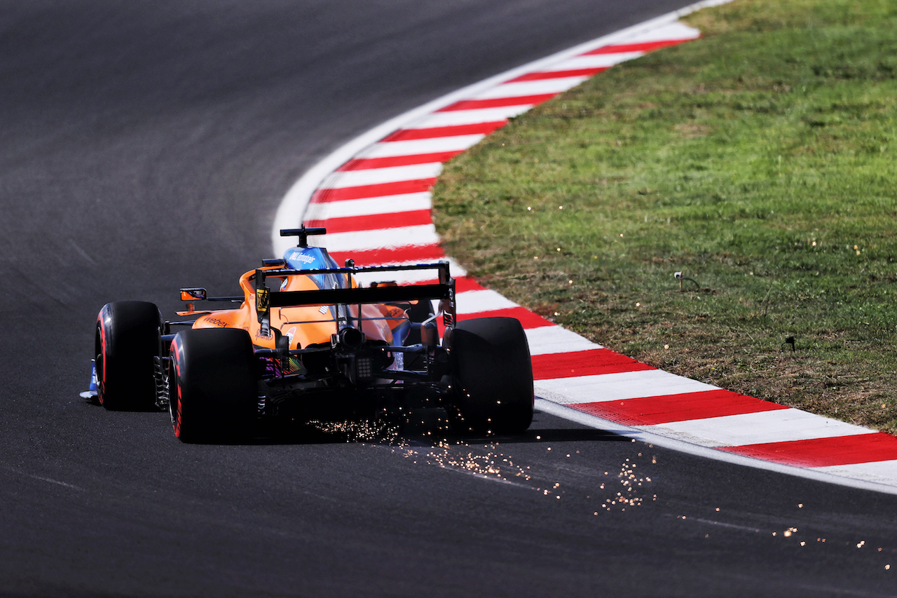 GP TURCHIA, Daniel Ricciardo (AUS) McLaren MCL35M.
08.10.2021 Formula 1 World Championship, Rd 16, Turkish Grand Prix, Istanbul, Turkey, Practice Day.
- www.xpbimages.com, EMail: requests@xpbimages.com © Copyright: Moy / XPB Images