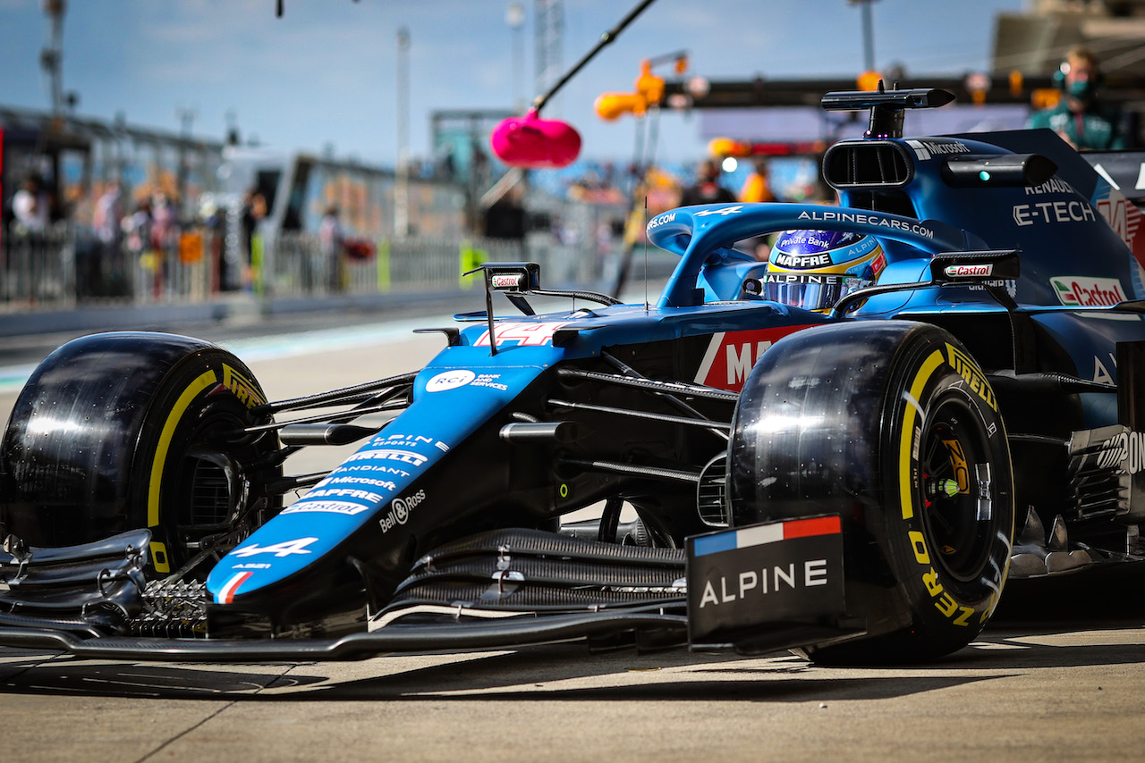 GP TURCHIA, Fernando Alonso (ESP) Alpine F1 Team A521.
08.10.2021 Formula 1 World Championship, Rd 16, Turkish Grand Prix, Istanbul, Turkey, Practice Day.
- www.xpbimages.com, EMail: requests@xpbimages.com © Copyright: Charniaux / XPB Images