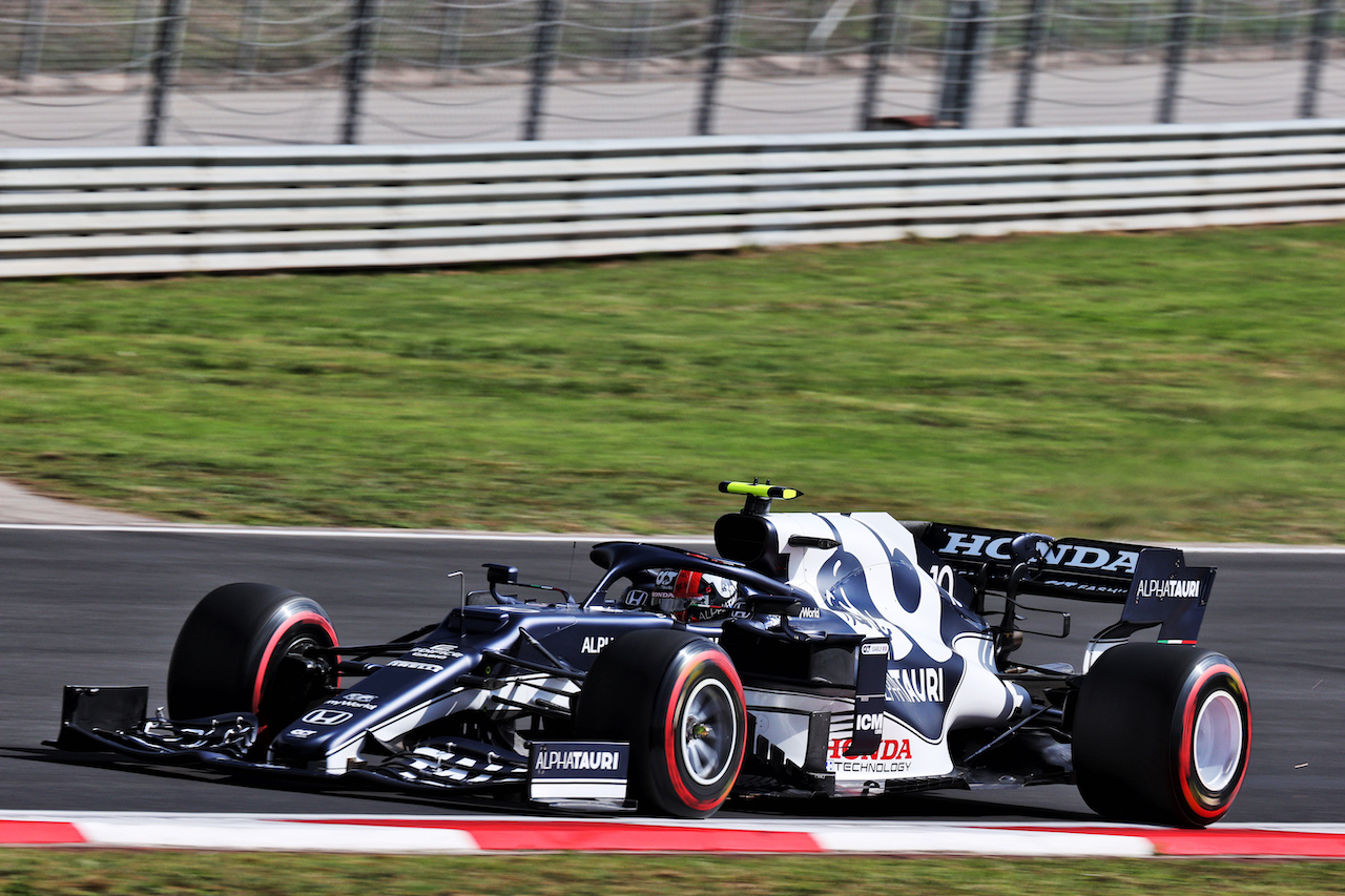 GP TURCHIA, Pierre Gasly (FRA) AlphaTauri AT02.
08.10.2021 Formula 1 World Championship, Rd 16, Turkish Grand Prix, Istanbul, Turkey, Practice Day.
- www.xpbimages.com, EMail: requests@xpbimages.com © Copyright: Batchelor / XPB Images