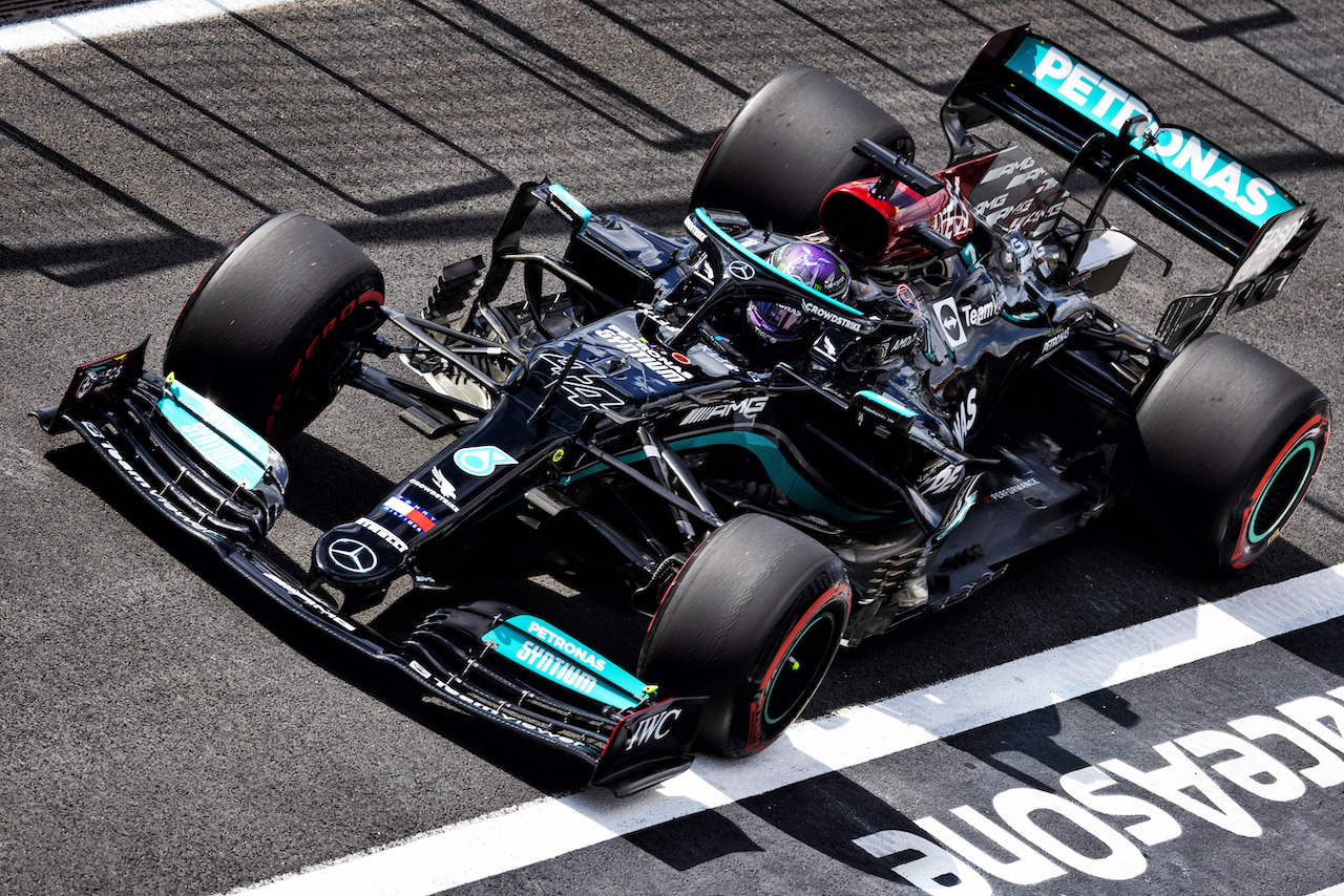 GP TURCHIA, Lewis Hamilton (GBR) Mercedes AMG F1 W12.
08.10.2021 Formula 1 World Championship, Rd 16, Turkish Grand Prix, Istanbul, Turkey, Practice Day.
- www.xpbimages.com, EMail: requests@xpbimages.com © Copyright: Bearne / XPB Images