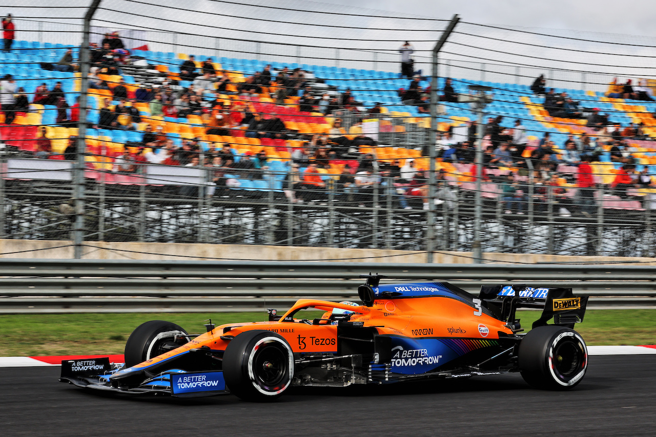 GP TURCHIA, Daniel Ricciardo (AUS) McLaren MCL35M.
08.10.2021 Formula 1 World Championship, Rd 16, Turkish Grand Prix, Istanbul, Turkey, Practice Day.
- www.xpbimages.com, EMail: requests@xpbimages.com © Copyright: Batchelor / XPB Images