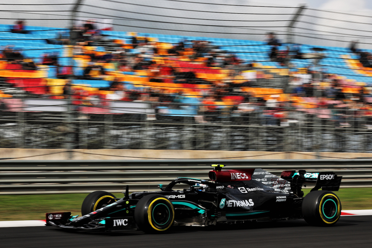 GP TURCHIA, Valtteri Bottas (FIN) Mercedes AMG F1 W12.
08.10.2021 Formula 1 World Championship, Rd 16, Turkish Grand Prix, Istanbul, Turkey, Practice Day.
- www.xpbimages.com, EMail: requests@xpbimages.com © Copyright: Batchelor / XPB Images