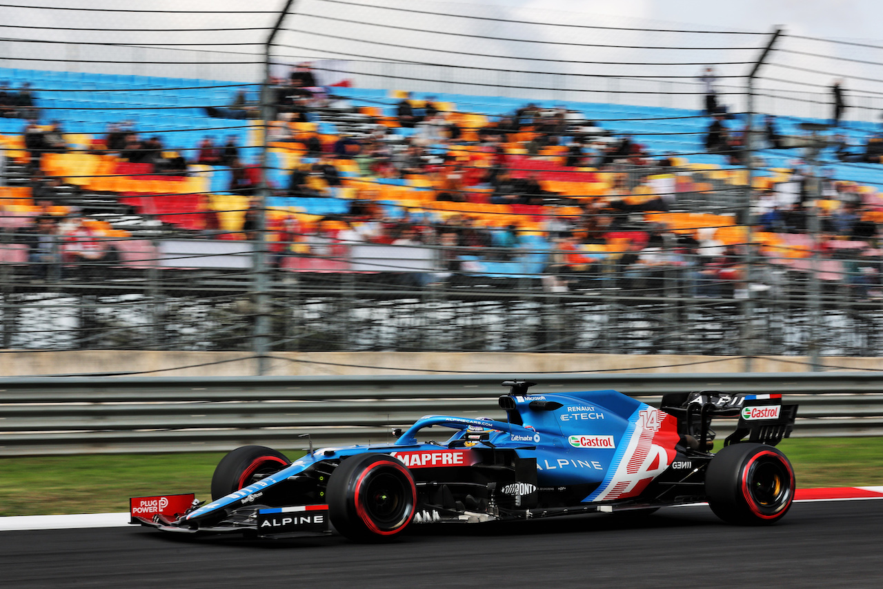GP TURCHIA, Fernando Alonso (ESP) Alpine F1 Team A521.
08.10.2021 Formula 1 World Championship, Rd 16, Turkish Grand Prix, Istanbul, Turkey, Practice Day.
- www.xpbimages.com, EMail: requests@xpbimages.com © Copyright: Batchelor / XPB Images