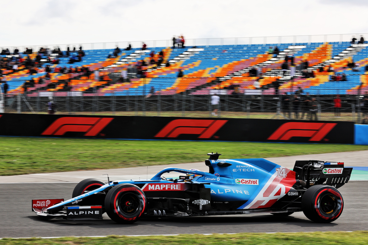 GP TURCHIA, Fernando Alonso (ESP) Alpine F1 Team A521.
08.10.2021 Formula 1 World Championship, Rd 16, Turkish Grand Prix, Istanbul, Turkey, Practice Day.
- www.xpbimages.com, EMail: requests@xpbimages.com © Copyright: Batchelor / XPB Images