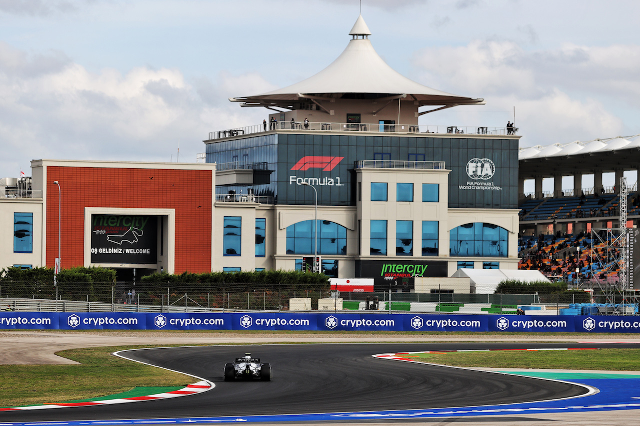 GP TURCHIA, Pierre Gasly (FRA) AlphaTauri AT02.
08.10.2021 Formula 1 World Championship, Rd 16, Turkish Grand Prix, Istanbul, Turkey, Practice Day.
- www.xpbimages.com, EMail: requests@xpbimages.com © Copyright: Moy / XPB Images