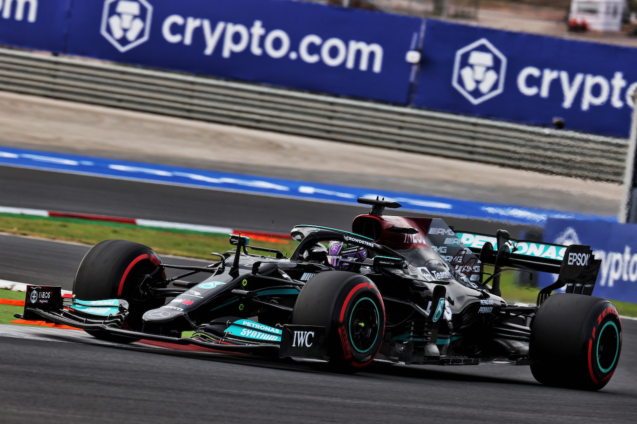 GP TURCHIA, Lewis Hamilton (GBR) Mercedes AMG F1 W12.
08.10.2021 Formula 1 World Championship, Rd 16, Turkish Grand Prix, Istanbul, Turkey, Practice Day.
- www.xpbimages.com, EMail: requests@xpbimages.com © Copyright: Batchelor / XPB Images