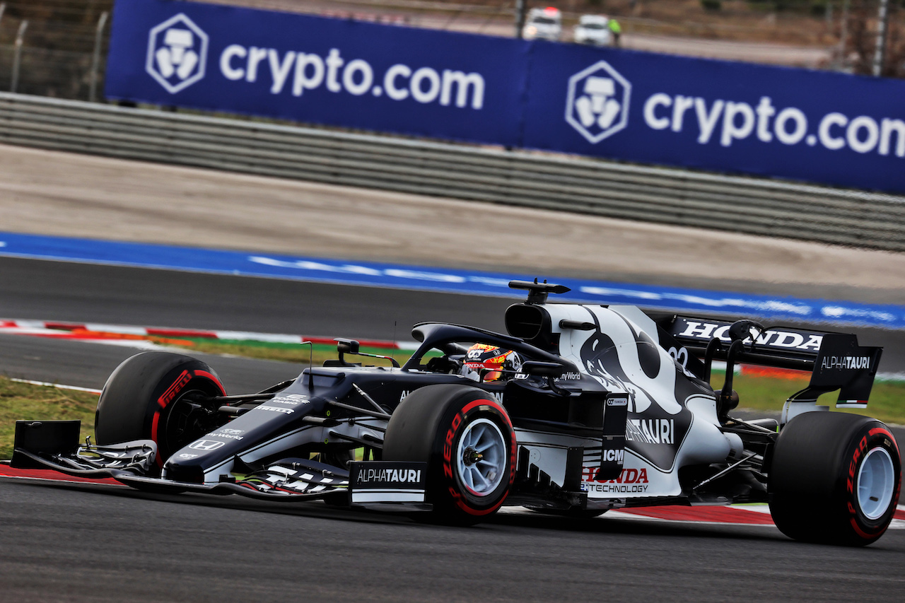 GP TURCHIA, Yuki Tsunoda (JPN) AlphaTauri AT02.
08.10.2021 Formula 1 World Championship, Rd 16, Turkish Grand Prix, Istanbul, Turkey, Practice Day.
- www.xpbimages.com, EMail: requests@xpbimages.com © Copyright: Batchelor / XPB Images
