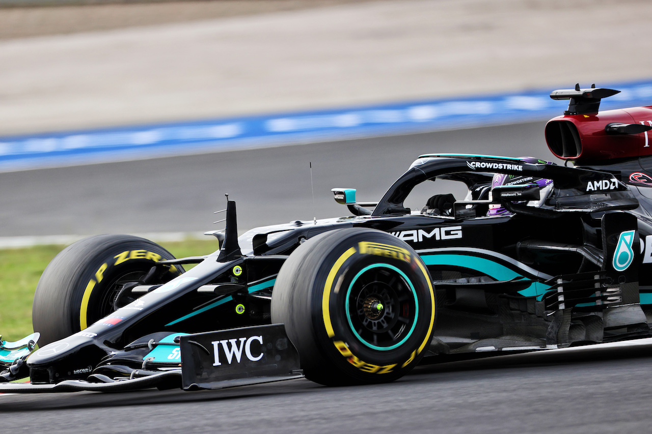 GP TURCHIA, Lewis Hamilton (GBR) Mercedes AMG F1 W12.
08.10.2021 Formula 1 World Championship, Rd 16, Turkish Grand Prix, Istanbul, Turkey, Practice Day.
- www.xpbimages.com, EMail: requests@xpbimages.com © Copyright: Batchelor / XPB Images