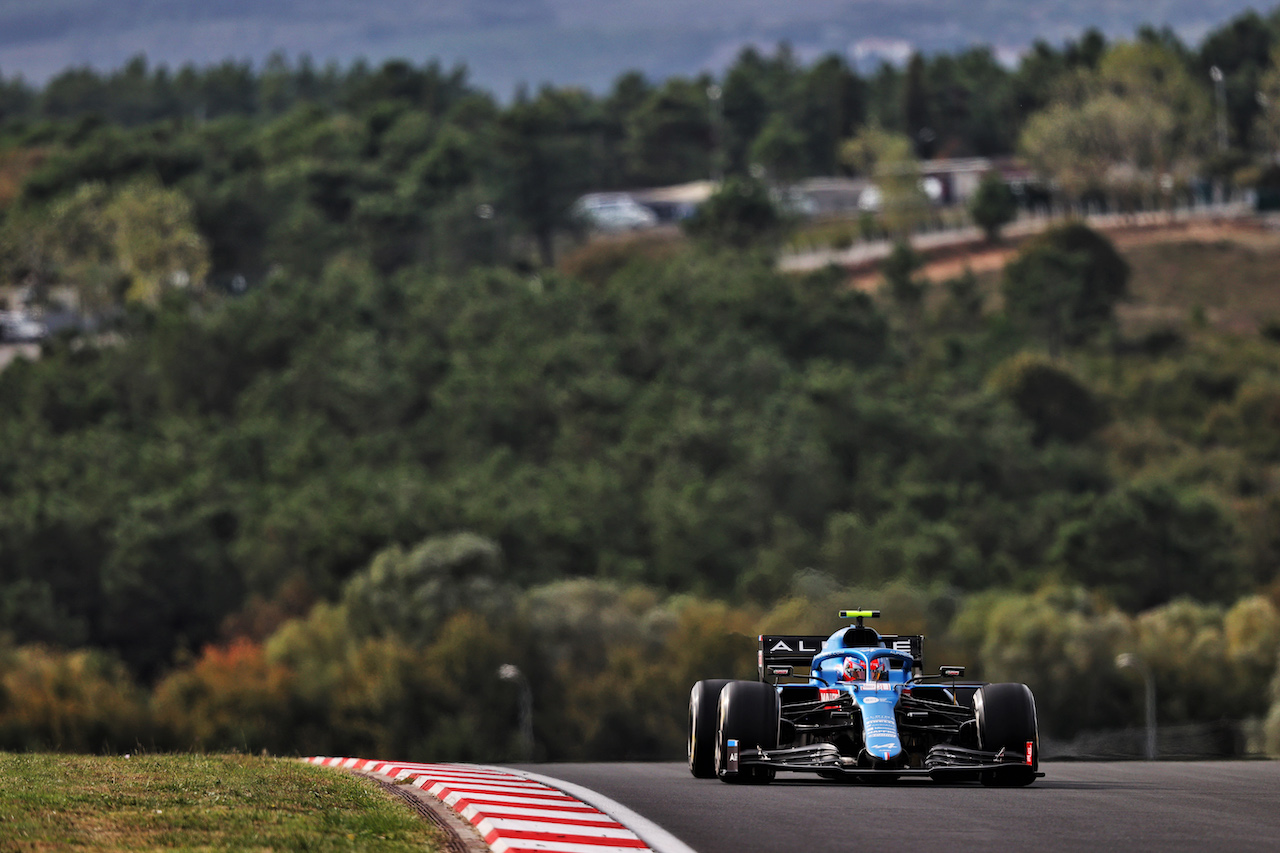 GP TURCHIA, Esteban Ocon (FRA) Alpine F1 Team A521.
08.10.2021 Formula 1 World Championship, Rd 16, Turkish Grand Prix, Istanbul, Turkey, Practice Day.
- www.xpbimages.com, EMail: requests@xpbimages.com © Copyright: Moy / XPB Images