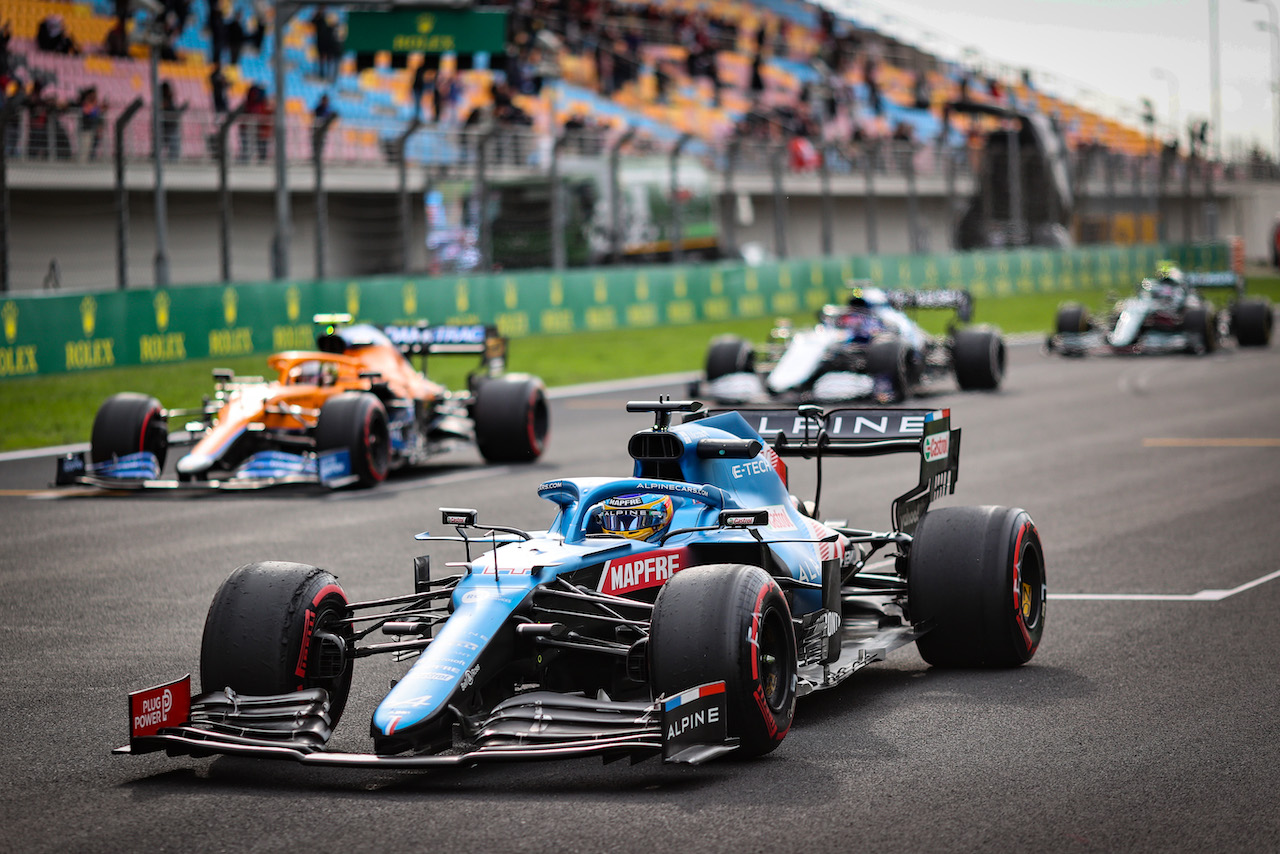 GP TURCHIA, Fernando Alonso (ESP) Alpine F1 Team A521.
08.10.2021 Formula 1 World Championship, Rd 16, Turkish Grand Prix, Istanbul, Turkey, Practice Day.
- www.xpbimages.com, EMail: requests@xpbimages.com © Copyright: Charniaux / XPB Images