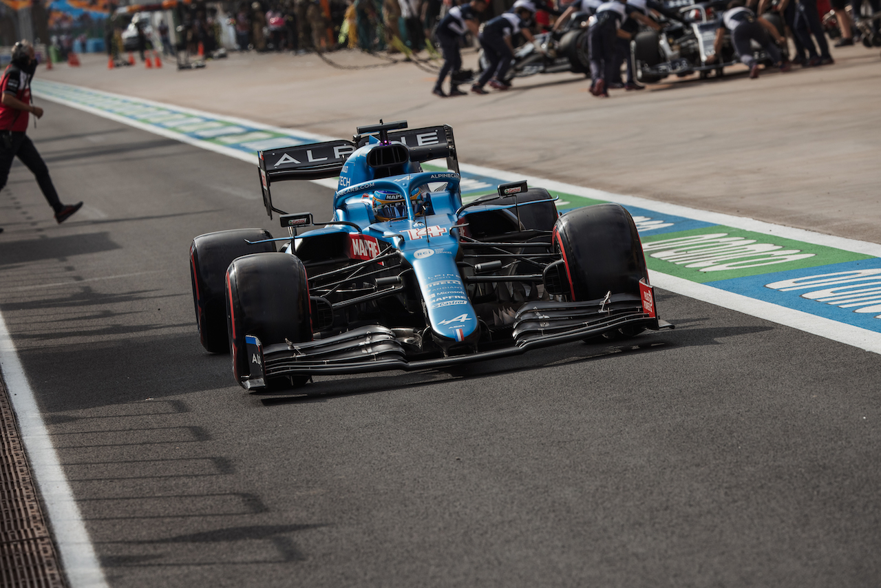 GP TURCHIA, Fernando Alonso (ESP) Alpine F1 Team A521.
08.10.2021 Formula 1 World Championship, Rd 16, Turkish Grand Prix, Istanbul, Turkey, Practice Day.
- www.xpbimages.com, EMail: requests@xpbimages.com © Copyright: Bearne / XPB Images