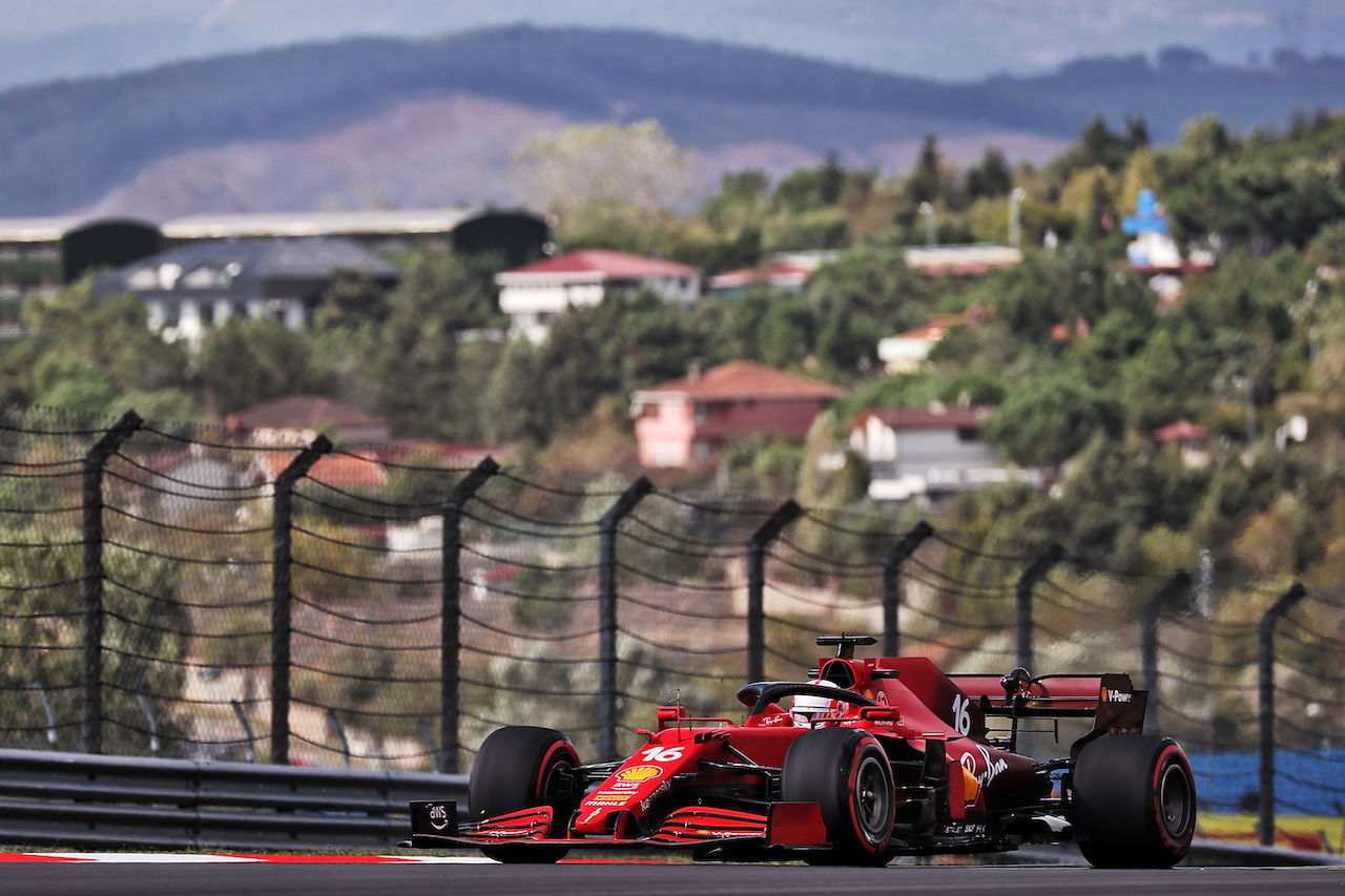 GP TURCHIA, Charles Leclerc (MON) Ferrari SF-21.
08.10.2021 Formula 1 World Championship, Rd 16, Turkish Grand Prix, Istanbul, Turkey, Practice Day.
- www.xpbimages.com, EMail: requests@xpbimages.com © Copyright: Batchelor / XPB Images