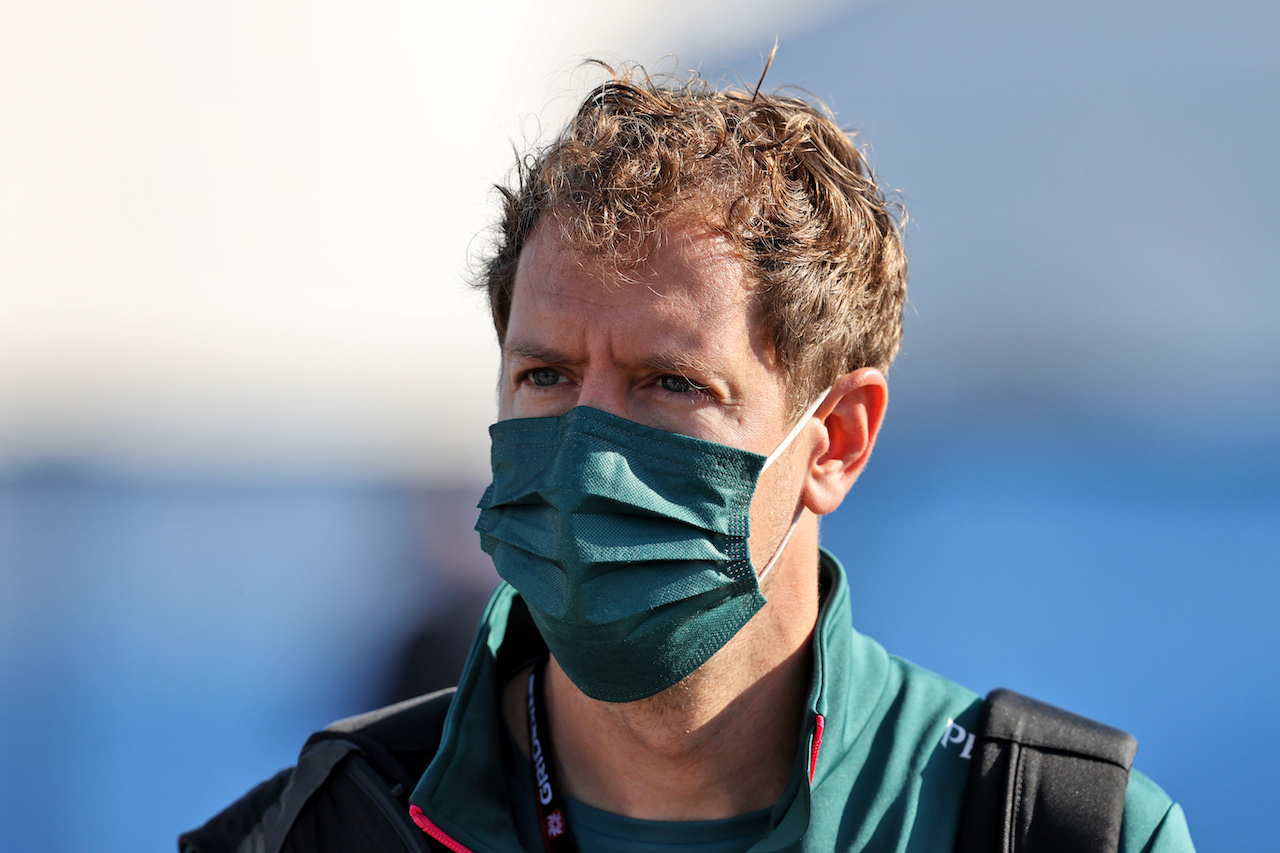 GP TURCHIA, Sebastian Vettel (GER) Aston Martin F1 Team.
08.10.2021 Formula 1 World Championship, Rd 16, Turkish Grand Prix, Istanbul, Turkey, Practice Day.
- www.xpbimages.com, EMail: requests@xpbimages.com © Copyright: Moy / XPB Images