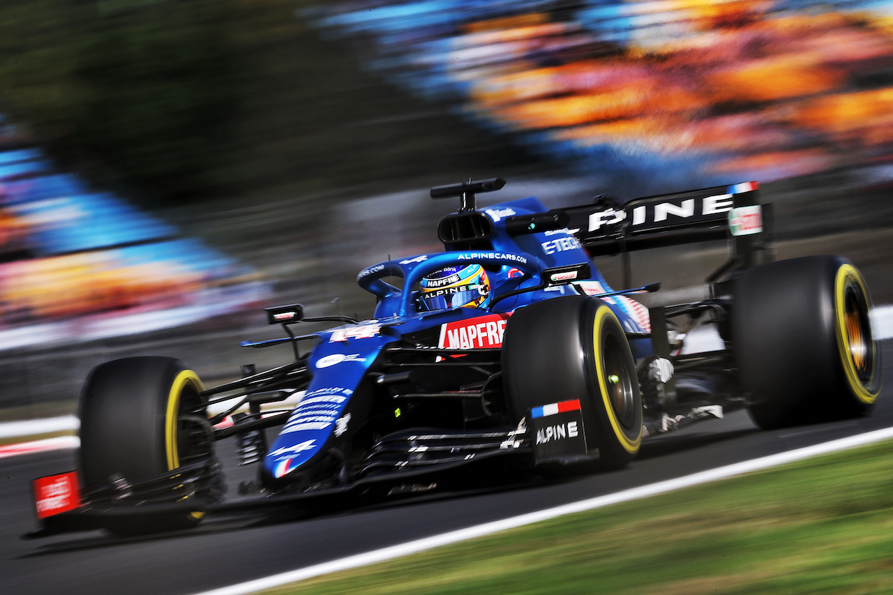 GP TURCHIA, Fernando Alonso (ESP) Alpine F1 Team A521.
08.10.2021 Formula 1 World Championship, Rd 16, Turkish Grand Prix, Istanbul, Turkey, Practice Day.
- www.xpbimages.com, EMail: requests@xpbimages.com © Copyright: Moy / XPB Images