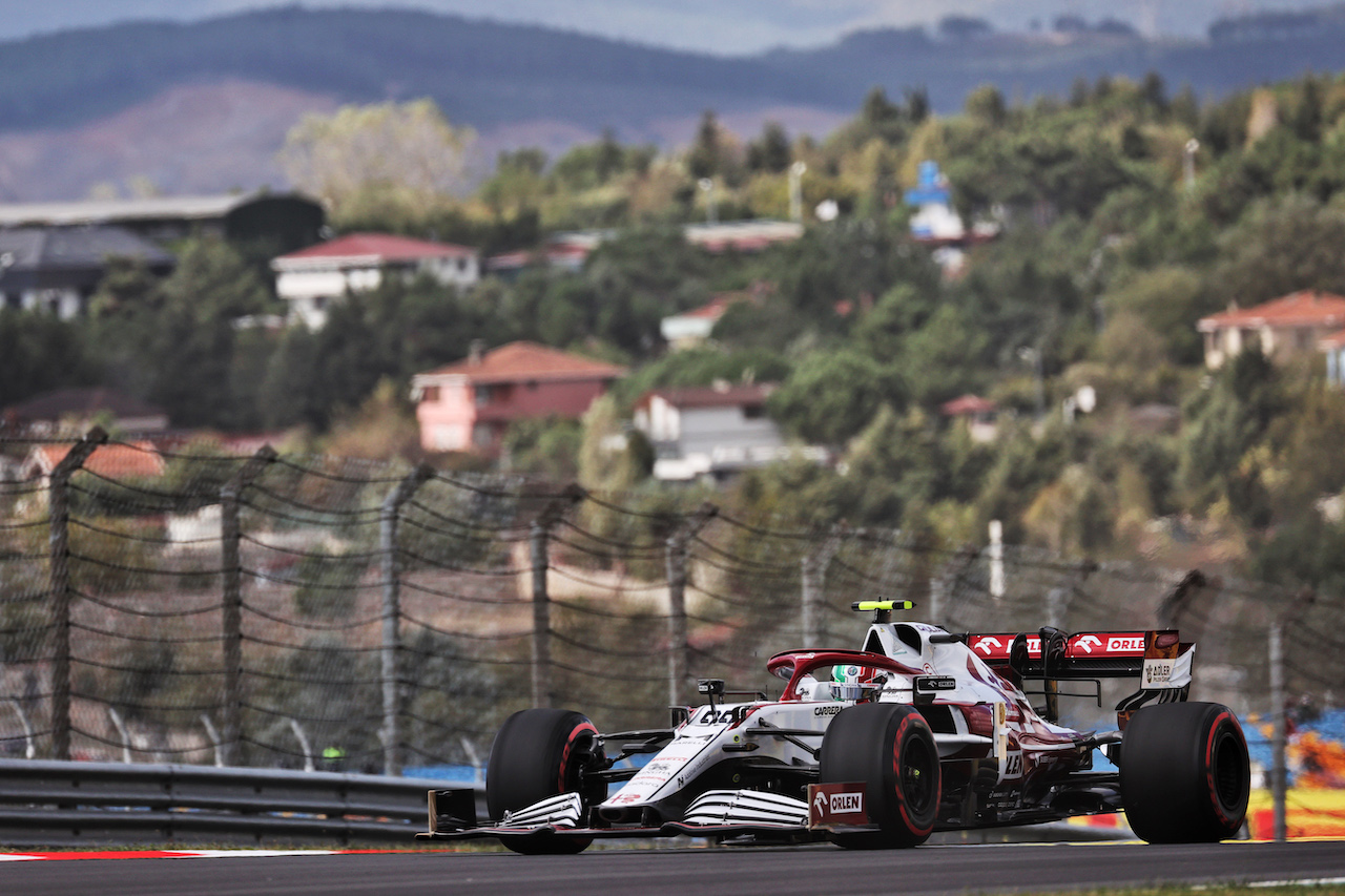 GP TURCHIA, Antonio Giovinazzi (ITA) Alfa Romeo Racing C41.
08.10.2021 Formula 1 World Championship, Rd 16, Turkish Grand Prix, Istanbul, Turkey, Practice Day.
- www.xpbimages.com, EMail: requests@xpbimages.com © Copyright: Batchelor / XPB Images