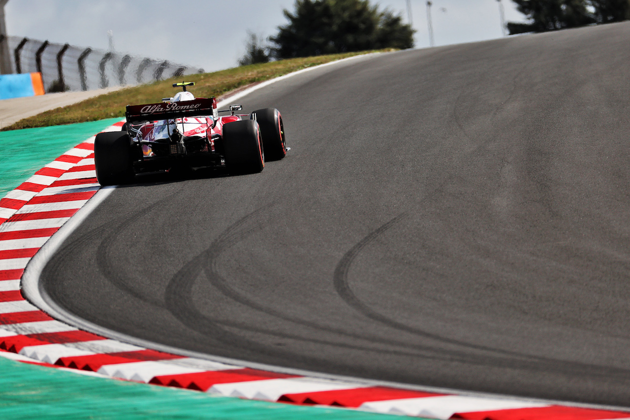 GP TURCHIA, Antonio Giovinazzi (ITA) Alfa Romeo Racing C41.
08.10.2021 Formula 1 World Championship, Rd 16, Turkish Grand Prix, Istanbul, Turkey, Practice Day.
- www.xpbimages.com, EMail: requests@xpbimages.com © Copyright: Batchelor / XPB Images
