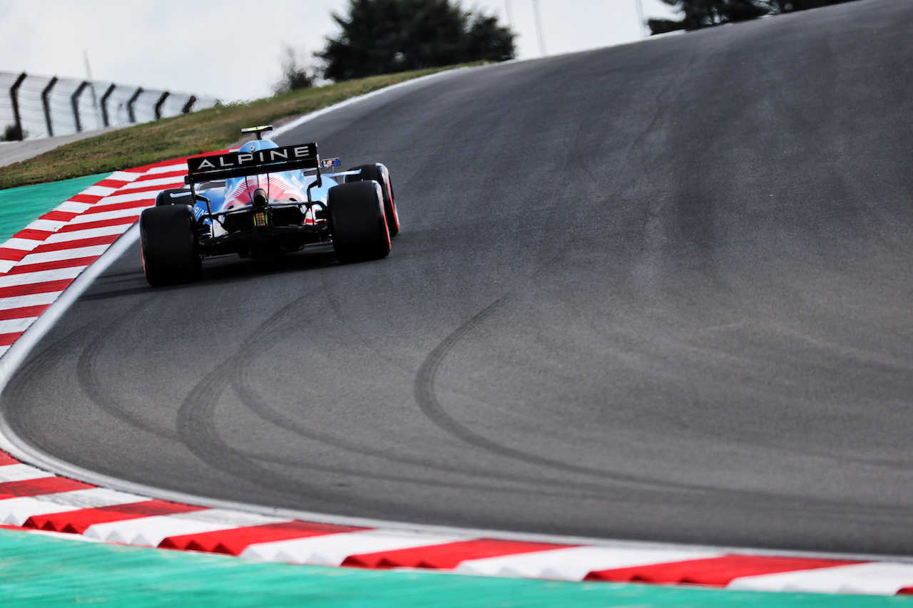 GP TURCHIA, Esteban Ocon (FRA) Alpine F1 Team A521.
08.10.2021 Formula 1 World Championship, Rd 16, Turkish Grand Prix, Istanbul, Turkey, Practice Day.
- www.xpbimages.com, EMail: requests@xpbimages.com © Copyright: Batchelor / XPB Images