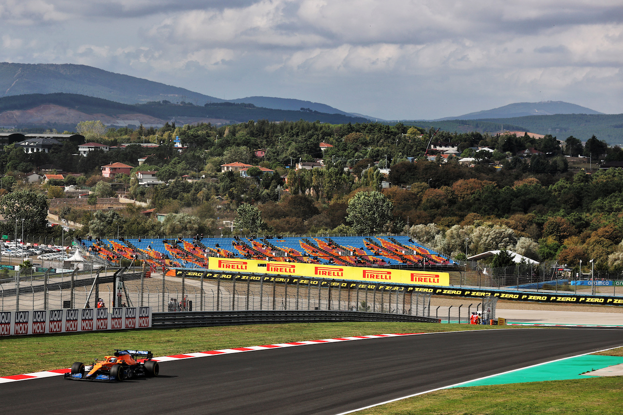 GP TURCHIA, Daniel Ricciardo (AUS) McLaren MCL35M.
08.10.2021 Formula 1 World Championship, Rd 16, Turkish Grand Prix, Istanbul, Turkey, Practice Day.
- www.xpbimages.com, EMail: requests@xpbimages.com © Copyright: Batchelor / XPB Images