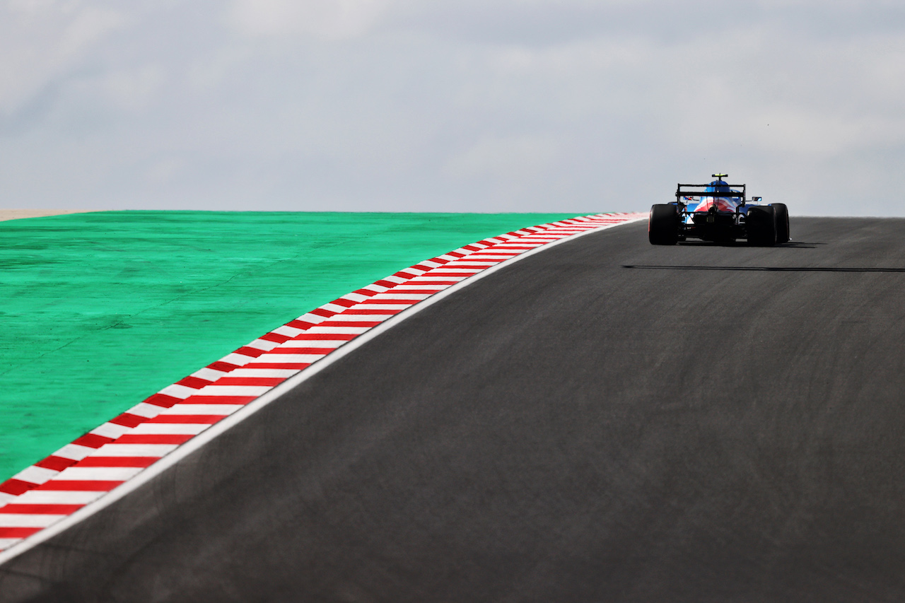GP TURCHIA, Esteban Ocon (FRA) Alpine F1 Team A521.
08.10.2021 Formula 1 World Championship, Rd 16, Turkish Grand Prix, Istanbul, Turkey, Practice Day.
- www.xpbimages.com, EMail: requests@xpbimages.com © Copyright: Moy / XPB Images