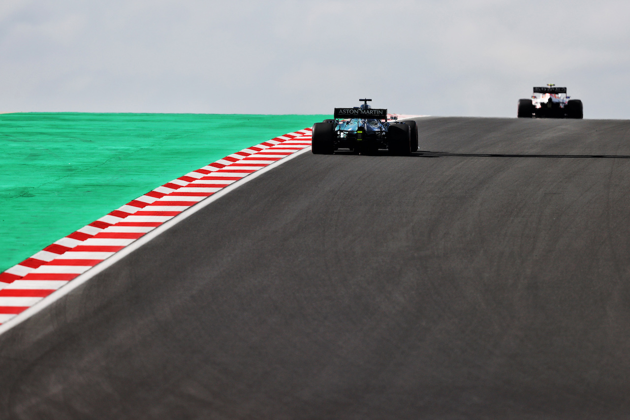 GP TURCHIA, Lance Stroll (CDN) Aston Martin F1 Team AMR21.
08.10.2021 Formula 1 World Championship, Rd 16, Turkish Grand Prix, Istanbul, Turkey, Practice Day.
- www.xpbimages.com, EMail: requests@xpbimages.com © Copyright: Moy / XPB Images