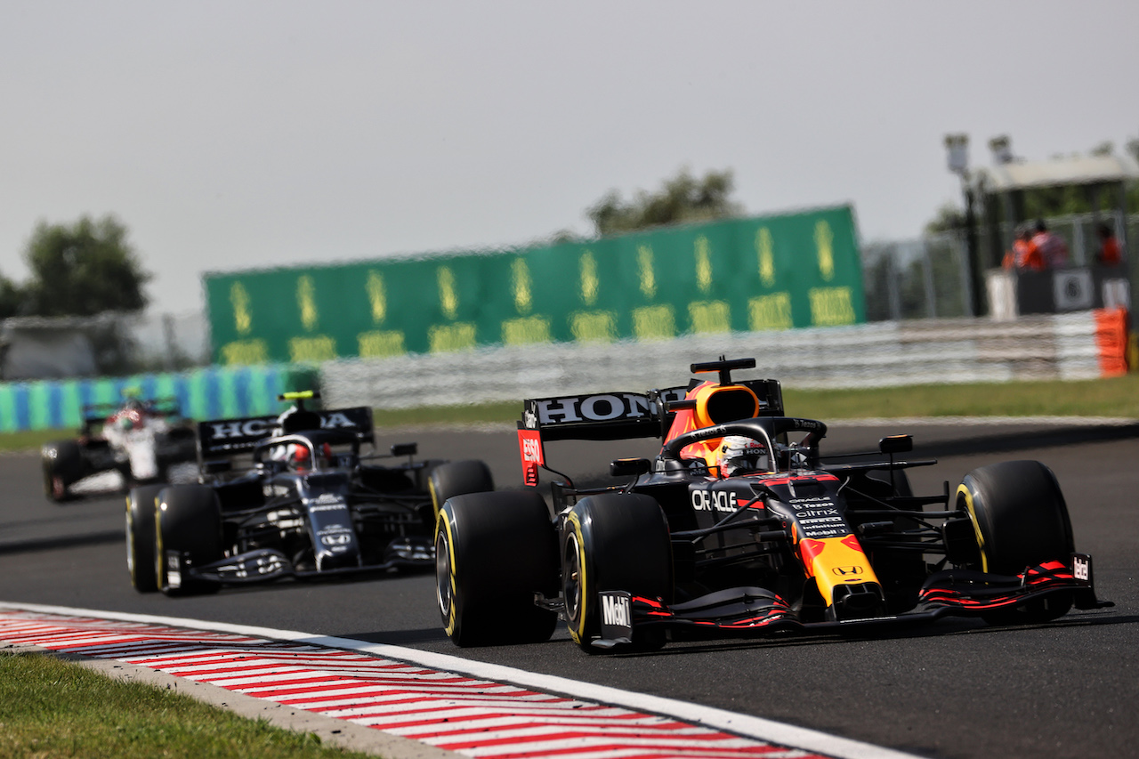 GP UNGHERIA, Max Verstappen (NLD) Red Bull Racing RB16B.
01.08.2021. Formula 1 World Championship, Rd 11, Hungarian Grand Prix, Budapest, Hungary, Gara Day.
- www.xpbimages.com, EMail: requests@xpbimages.com © Copyright: Batchelor / XPB Images