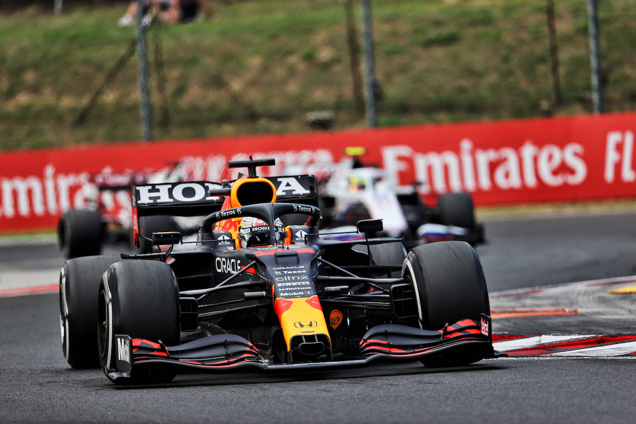 GP UNGHERIA, Max Verstappen (NLD) Red Bull Racing RB16B.
01.08.2021. Formula 1 World Championship, Rd 11, Hungarian Grand Prix, Budapest, Hungary, Gara Day.
- www.xpbimages.com, EMail: requests@xpbimages.com © Copyright: Batchelor / XPB Images