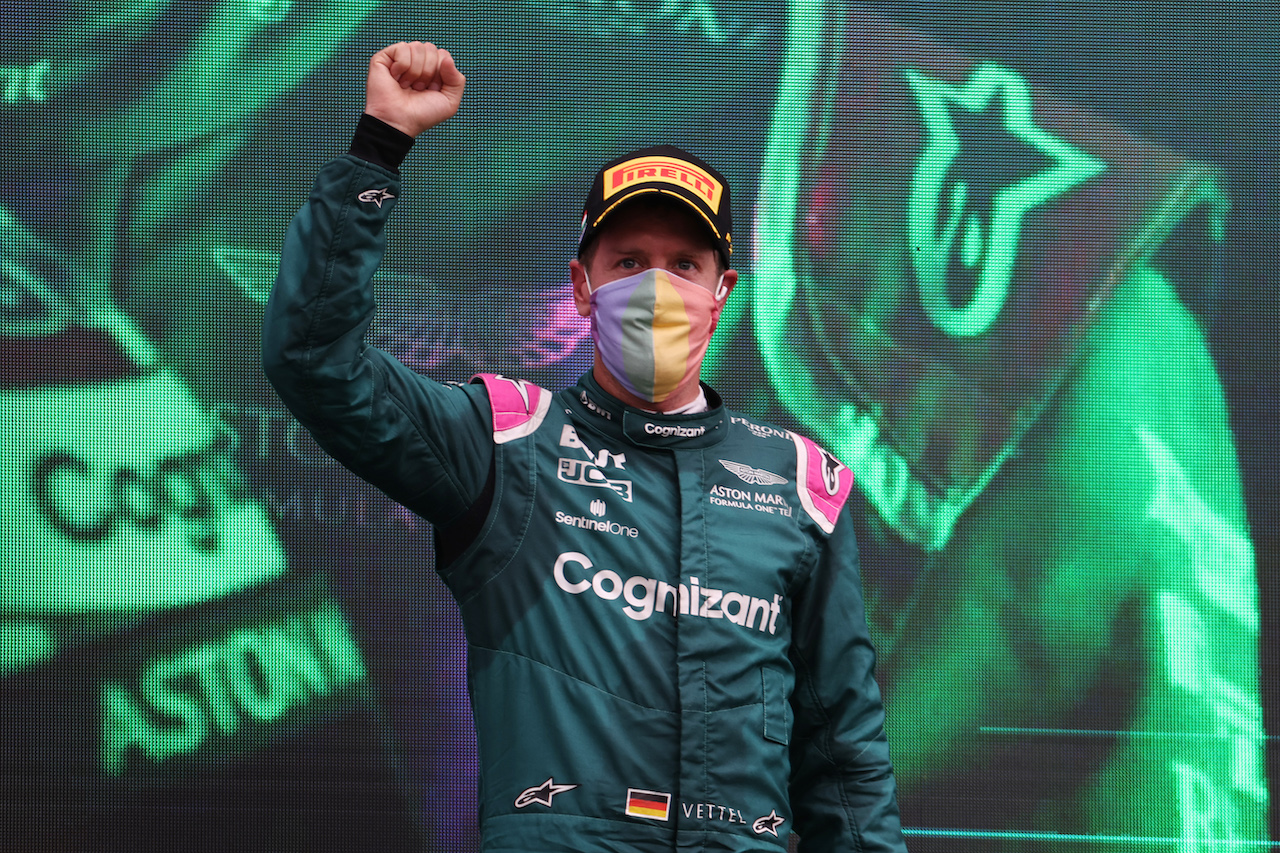GP UNGHERIA, 2nd place Lewis Hamilton (GBR) Mercedes AMG F1.
01.08.2021. Formula 1 World Championship, Rd 11, Hungarian Grand Prix, Budapest, Hungary, Gara Day.
- www.xpbimages.com, EMail: requests@xpbimages.com ¬© Copyright: Batchelor / XPB Images