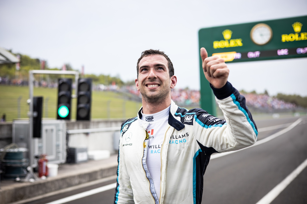 GP UNGHERIA, Nicholas Latifi (CDN) Williams Racing celebrates his eighth position.
01.08.2021. Formula 1 World Championship, Rd 11, Hungarian Grand Prix, Budapest, Hungary, Gara Day.
- www.xpbimages.com, EMail: requests@xpbimages.com © Copyright: Bearne / XPB Images