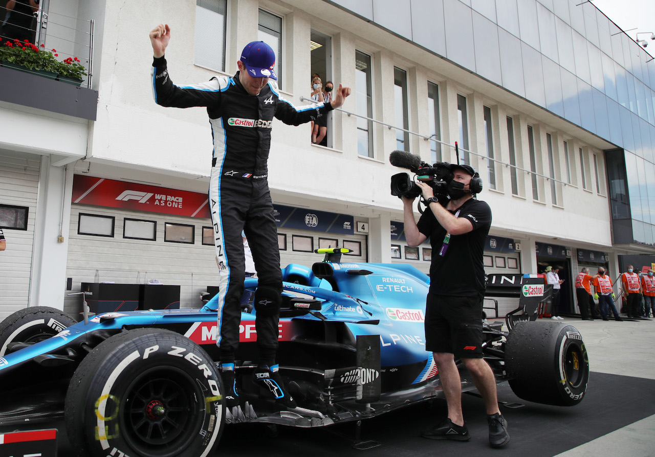 GP UNGHERIA, Gara winner Esteban Ocon (FRA) Alpine F1 Team A521 celebrates in parc ferme.
01.08.2021. Formula 1 World Championship, Rd 11, Hungarian Grand Prix, Budapest, Hungary, Gara Day.
- www.xpbimages.com, EMail: requests@xpbimages.com © Copyright: FIA Pool Image for Editorial Use Only