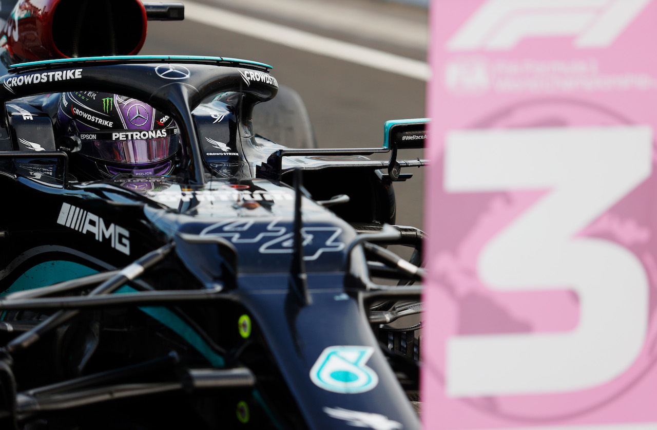 GP UNGHERIA, Third placed Lewis Hamilton (GBR) Mercedes AMG F1 W12 in parc ferme.
01.08.2021. Formula 1 World Championship, Rd 11, Hungarian Grand Prix, Budapest, Hungary, Gara Day.
- www.xpbimages.com, EMail: requests@xpbimages.com © Copyright: FIA Pool Image for Editorial Use Only