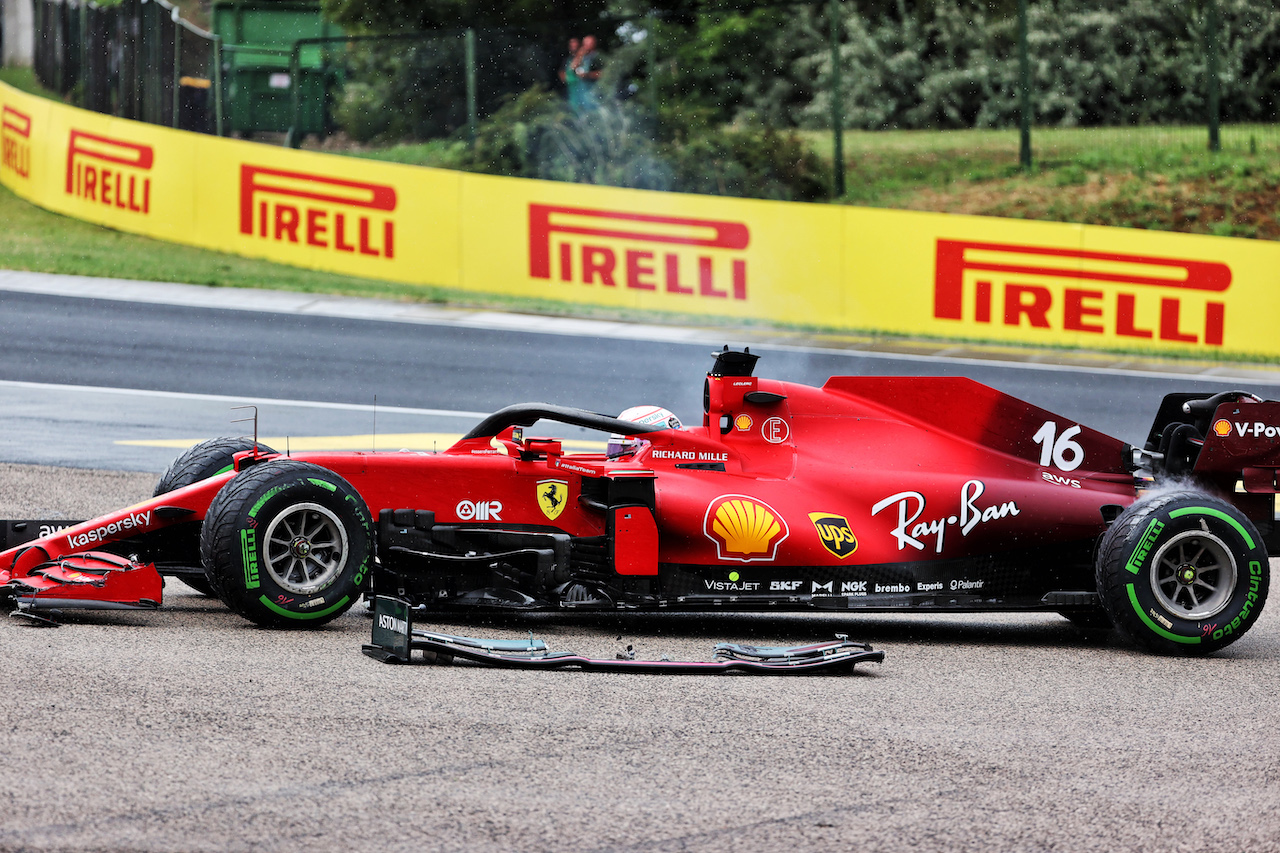 GP UNGHERIA, Charles Leclerc (MON) Ferrari SF-21 retired from the race.
01.08.2021. Formula 1 World Championship, Rd 11, Hungarian Grand Prix, Budapest, Hungary, Gara Day.
- www.xpbimages.com, EMail: requests@xpbimages.com © Copyright: Batchelor / XPB Images