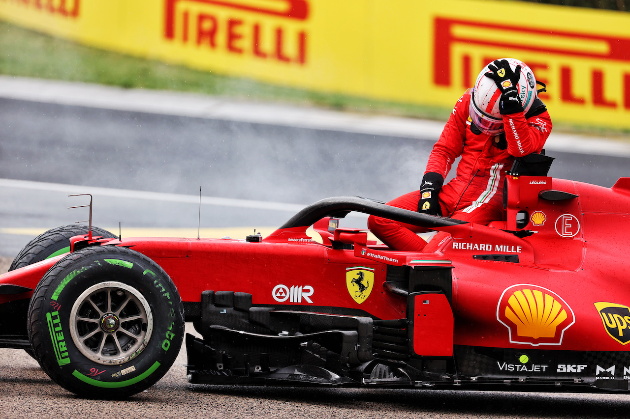 GP UNGHERIA, Charles Leclerc (MON) Ferrari SF-21 retired from the race.
01.08.2021. Formula 1 World Championship, Rd 11, Hungarian Grand Prix, Budapest, Hungary, Gara Day.
- www.xpbimages.com, EMail: requests@xpbimages.com © Copyright: Batchelor / XPB Images