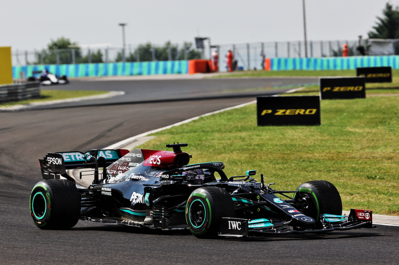 GP UNGHERIA, Lewis Hamilton (GBR) Mercedes AMG F1 W12 davanti a at the repartenza of the race.
01.08.2021. Formula 1 World Championship, Rd 11, Hungarian Grand Prix, Budapest, Hungary, Gara Day.
- www.xpbimages.com, EMail: requests@xpbimages.com © Copyright: Batchelor / XPB Images